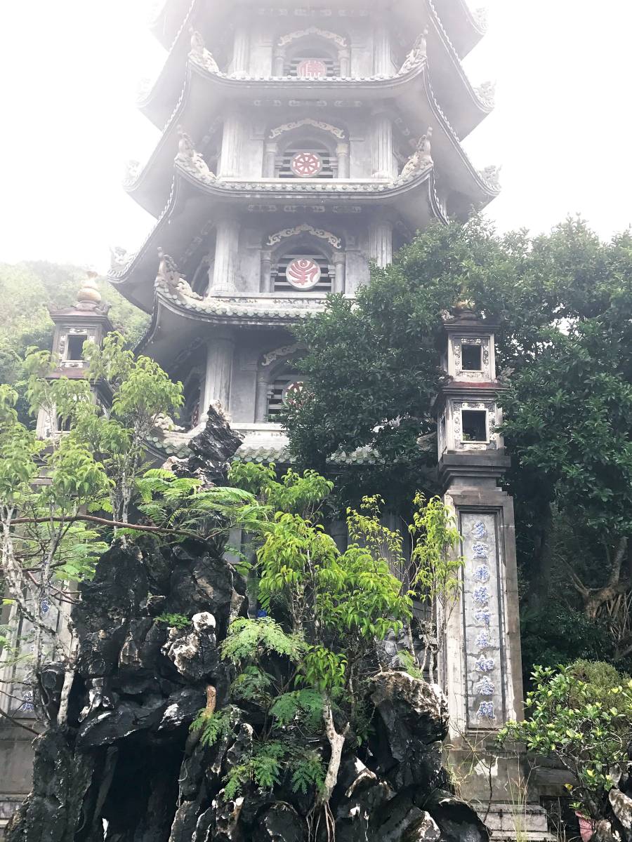 Marble Mountin See Watch pagoda
